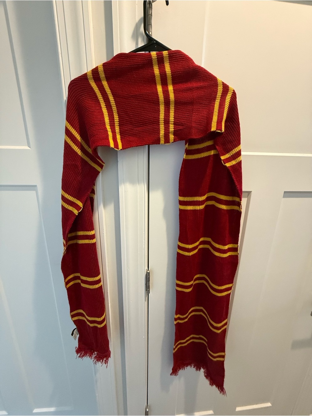 Universal Orlando Harry Potter Wizarding World Gryffindor Scarf 100% Acrylic